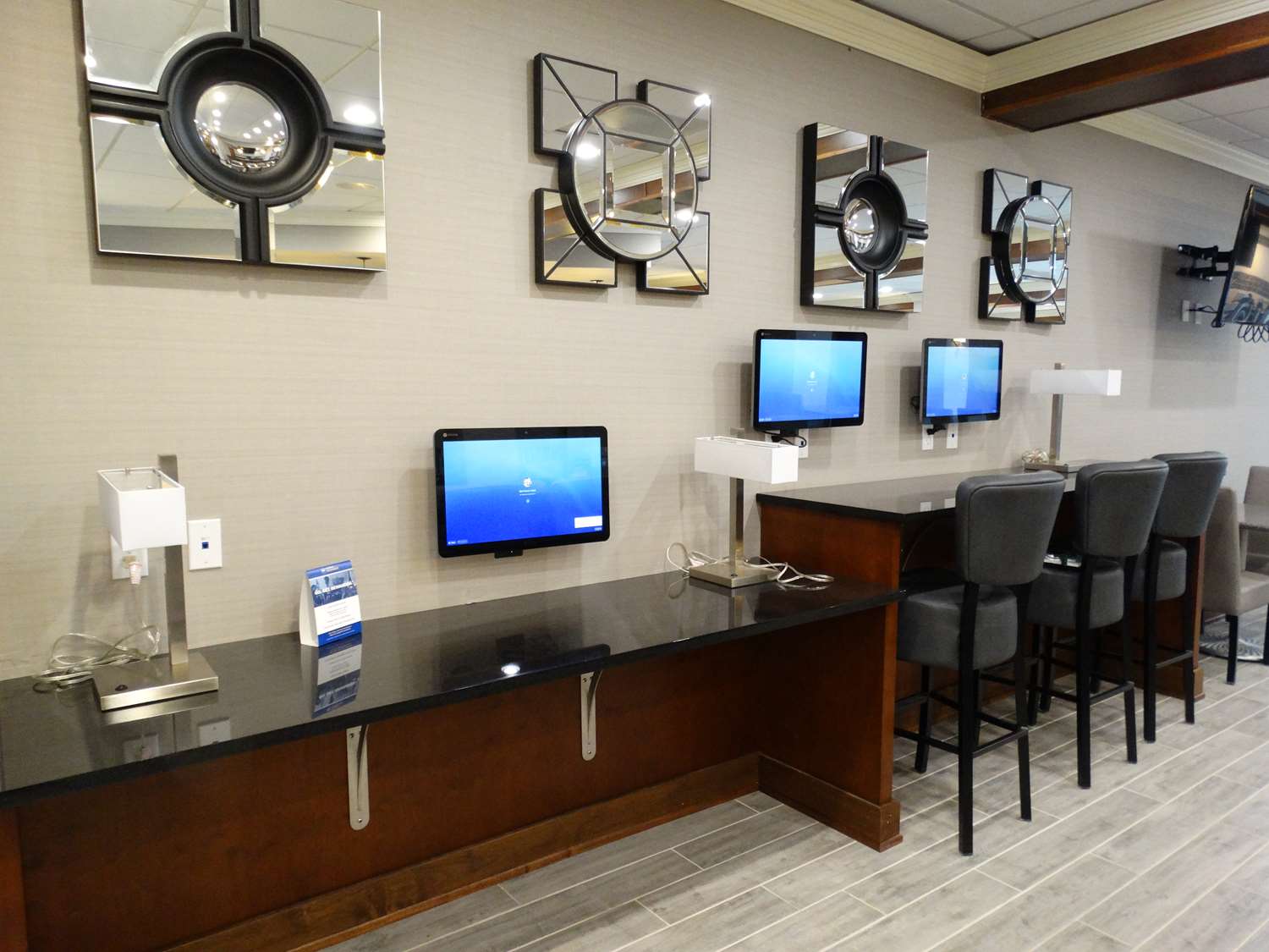 Best Western Premier Airport/Expo Center Hotel 19/23
