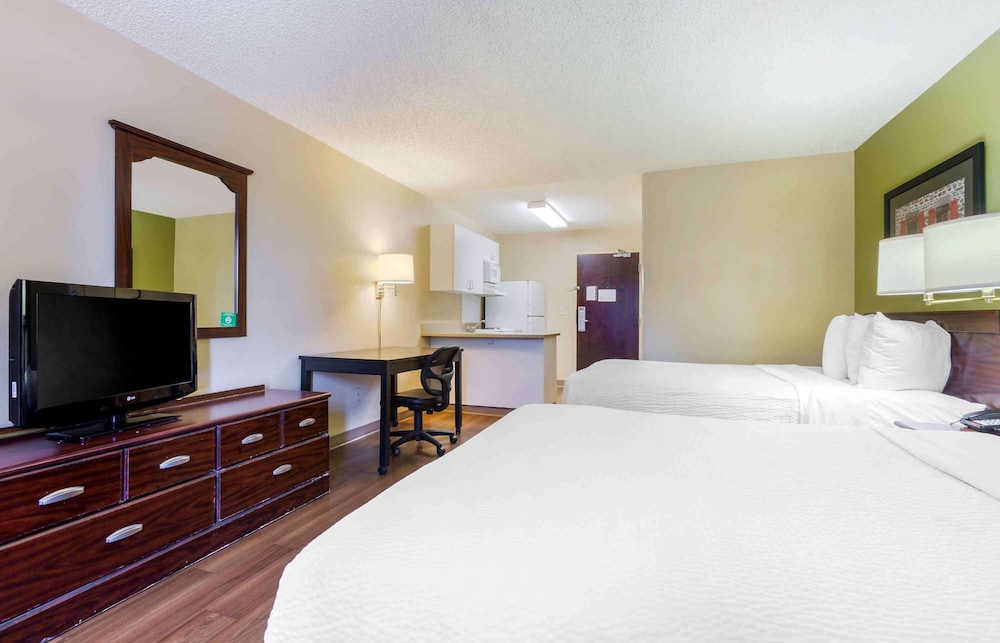STUDIO, 2 DOUBLE BEDS