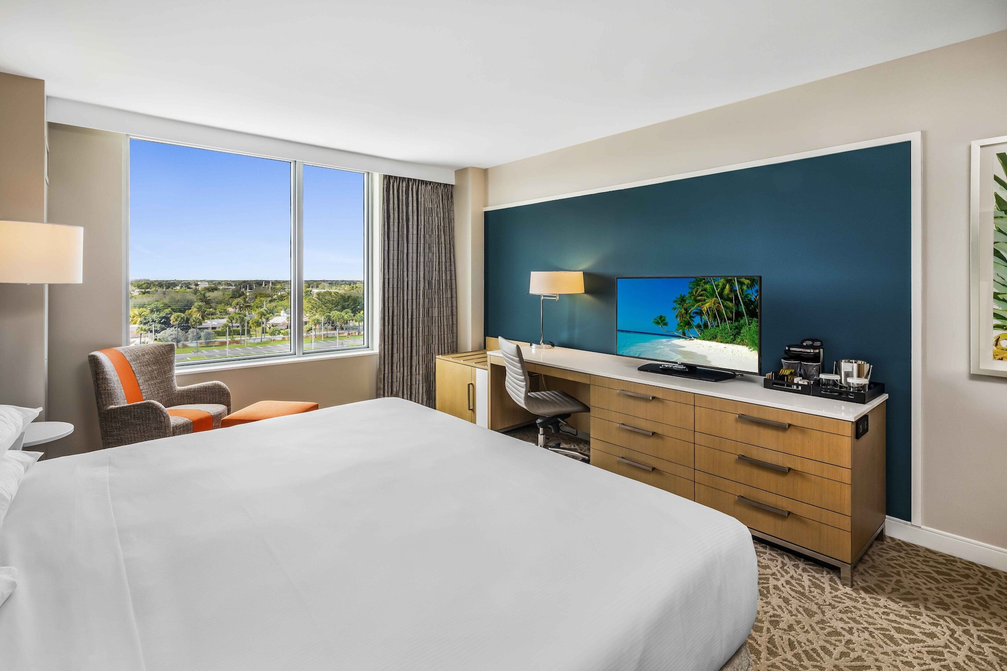 ROOM, KING BED