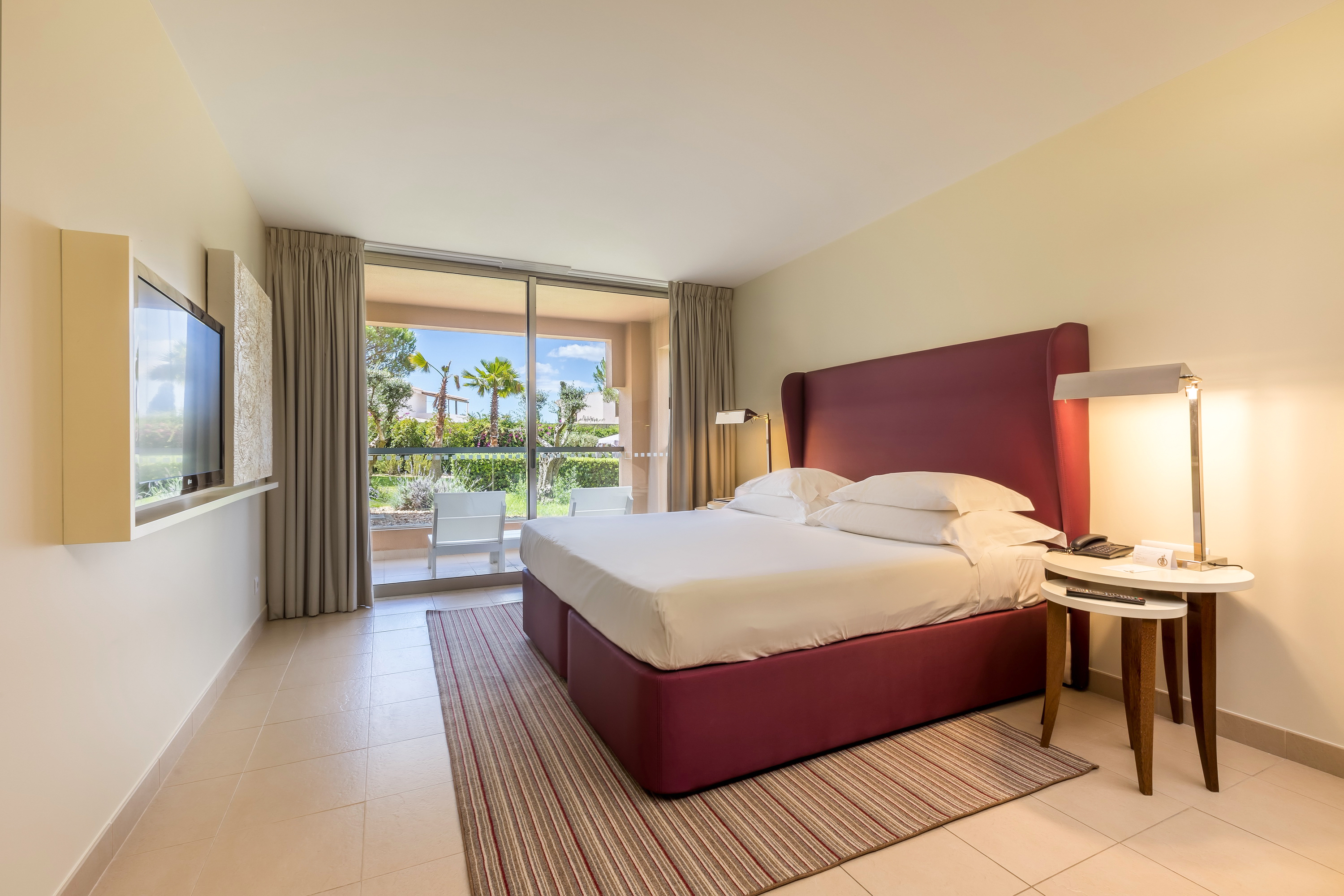2 Bedrooms, Suite