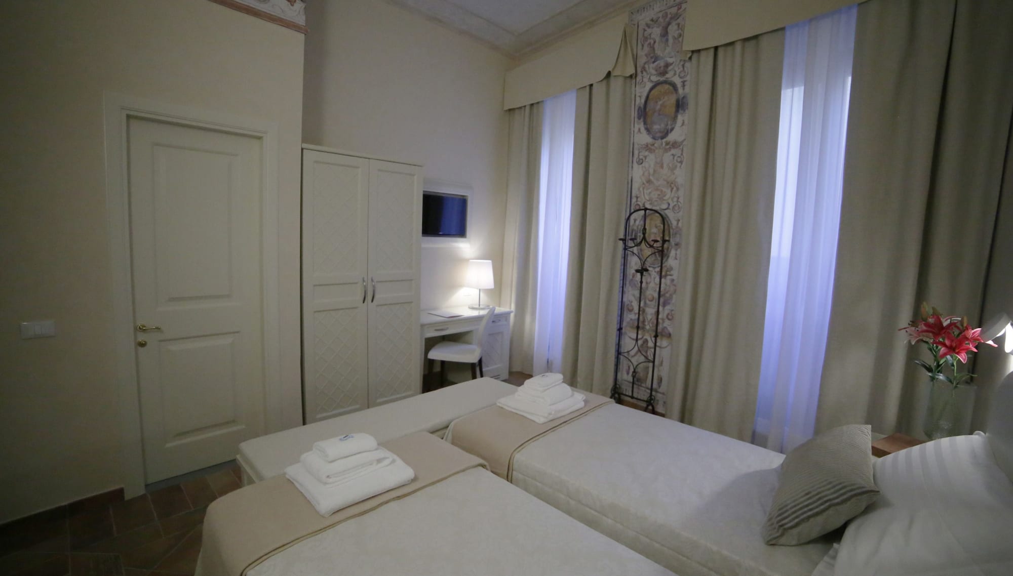STANDARD, DOUBLE OR TWIN BED