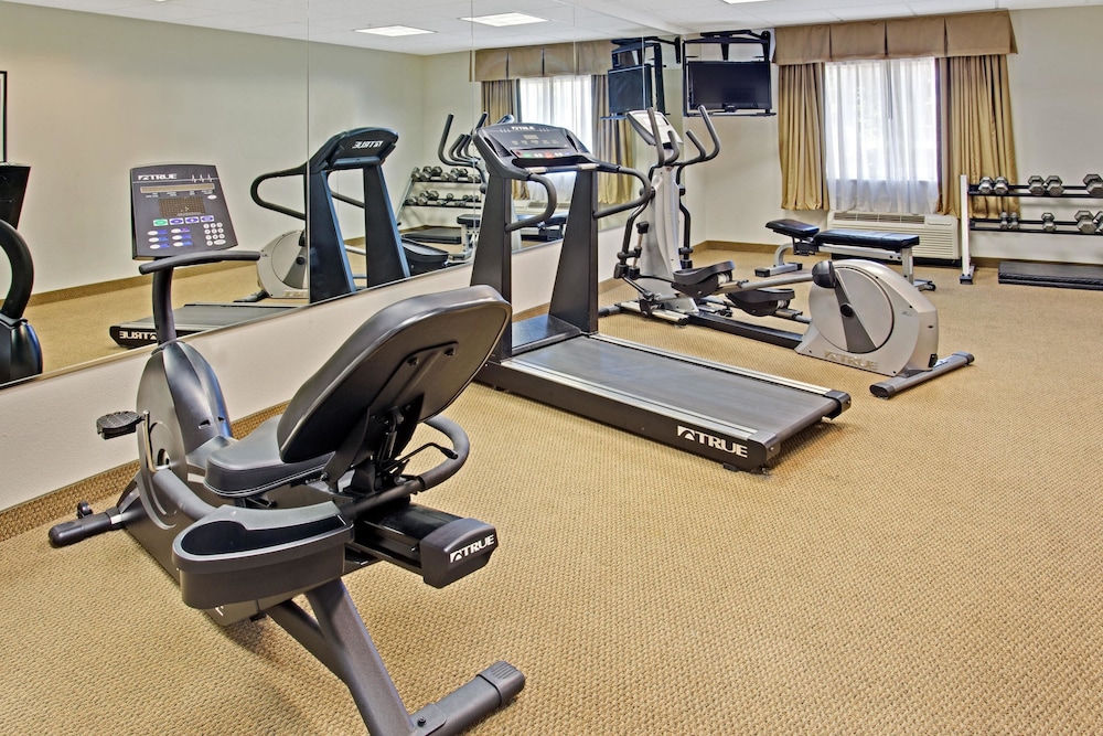 Days Inn & Suites by Wyndham Laurel Near Fort Meade 18/37