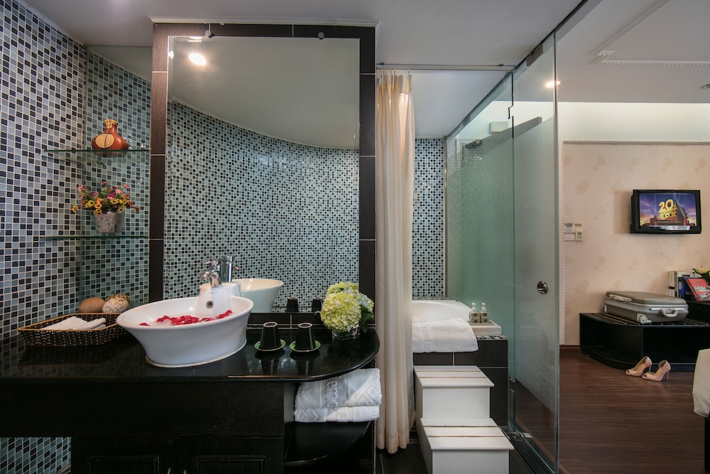 Hanoi Emotion Hotel 47/50