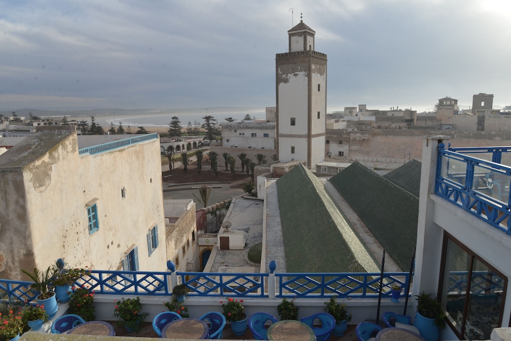Riad Nakhla 57/62
