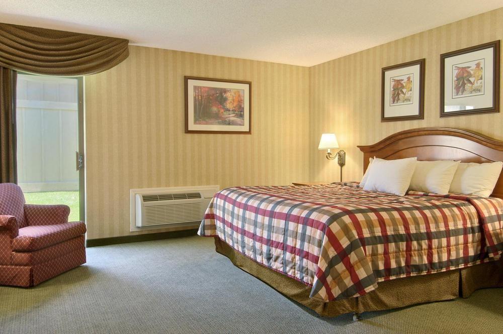 Red Lion Hotel Twin Falls 8/35