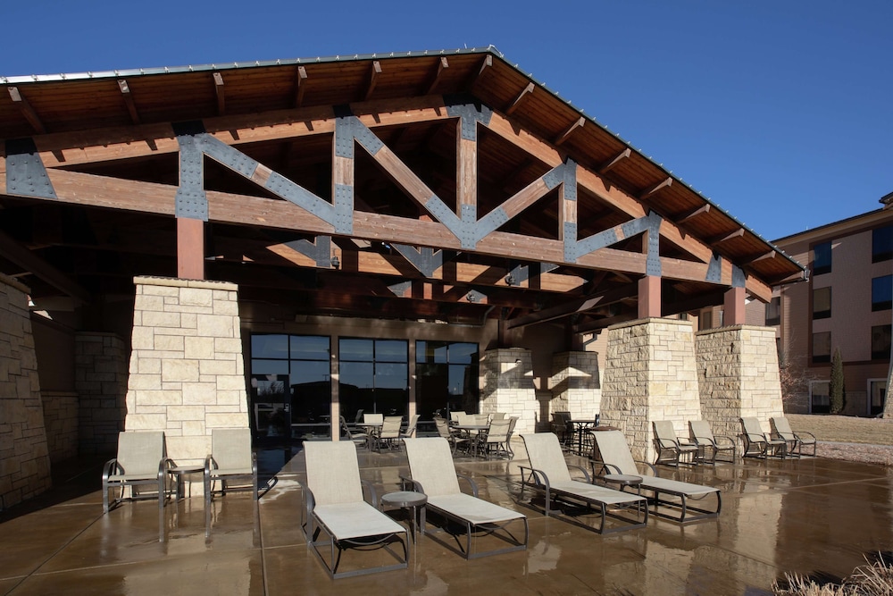 Hampton Inn & Suites I-35/ Mulvane 3/51