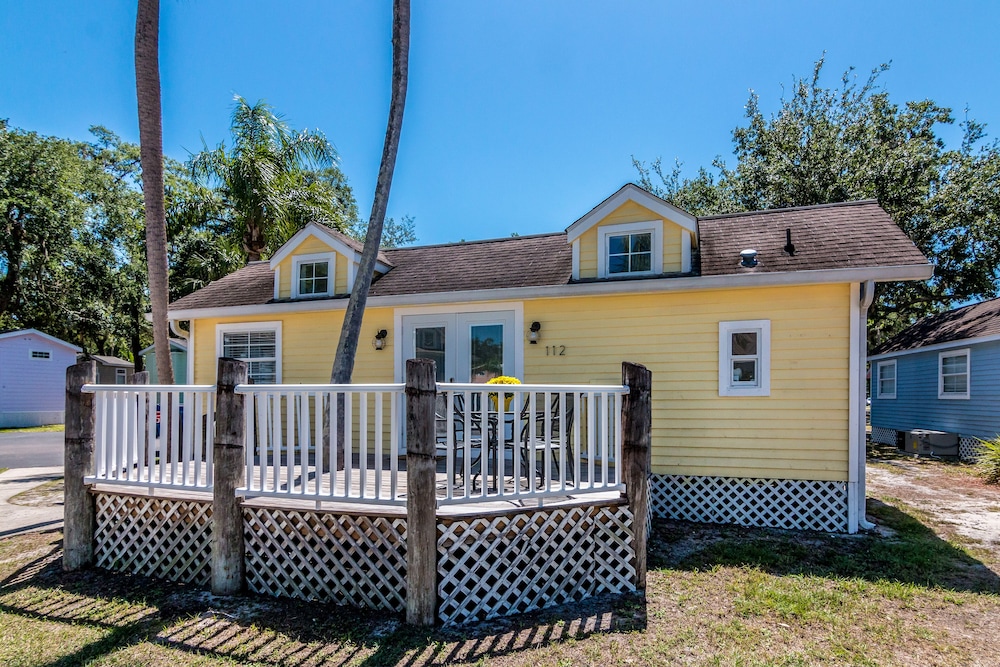 Tropical Palms Resort 1/50