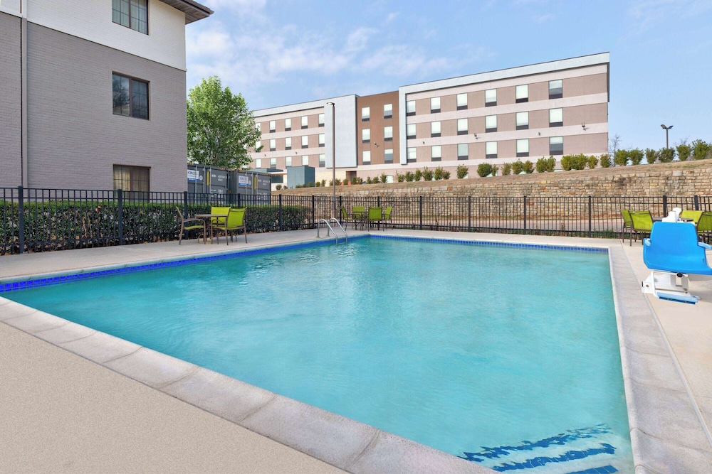 Hawthorn Extended Stay by Wyndham Bedford / Dallas 5/49