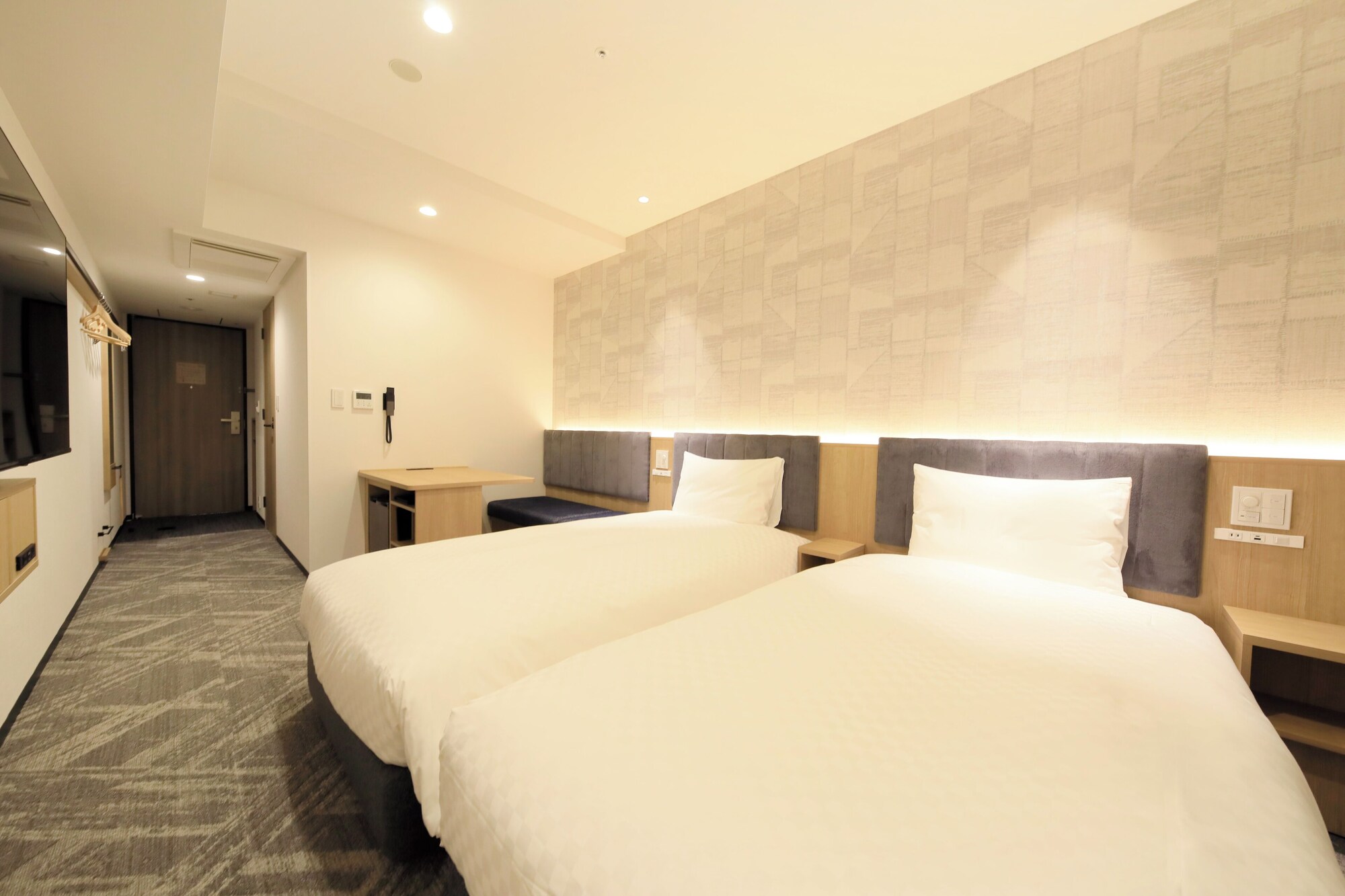 VIA INN, TWIN BEDS