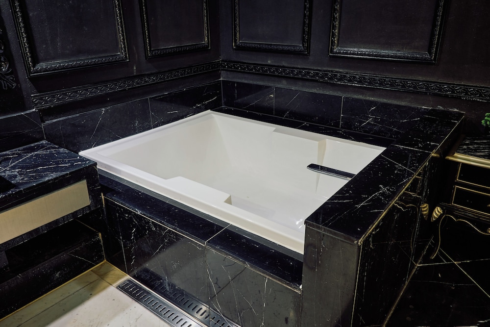 Signature, Ryokan, 1 King and 1 Single Beds، Hotel Cullinan Wangsimni 4/5