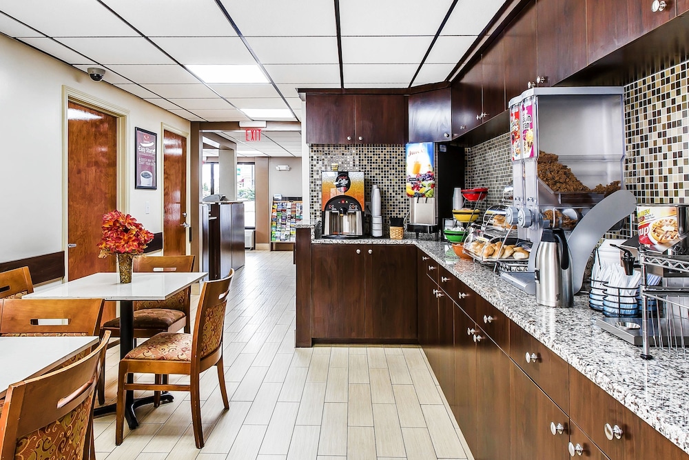 Quality Inn & Suites Waycross 34/45