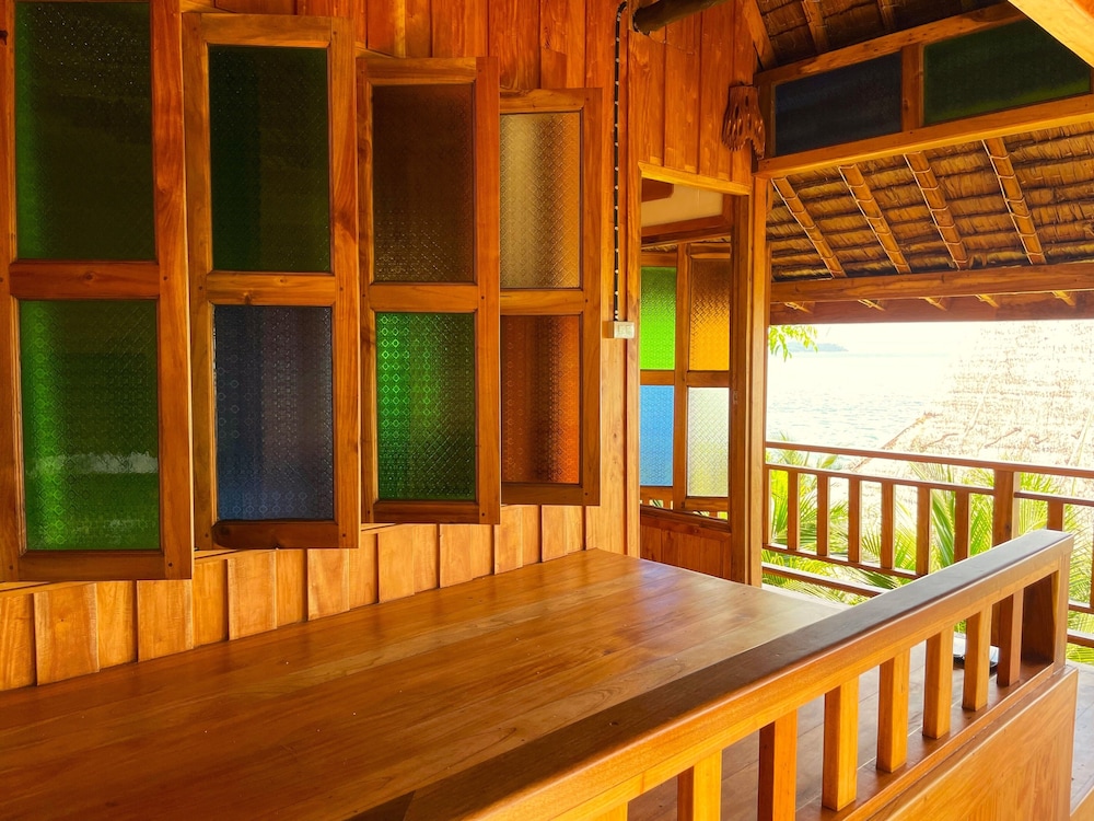 Phi Phi Phu Chalet Beach Resort 16/42