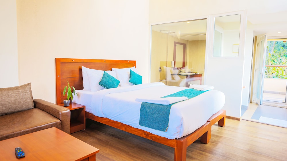 LUXURY, SUITE