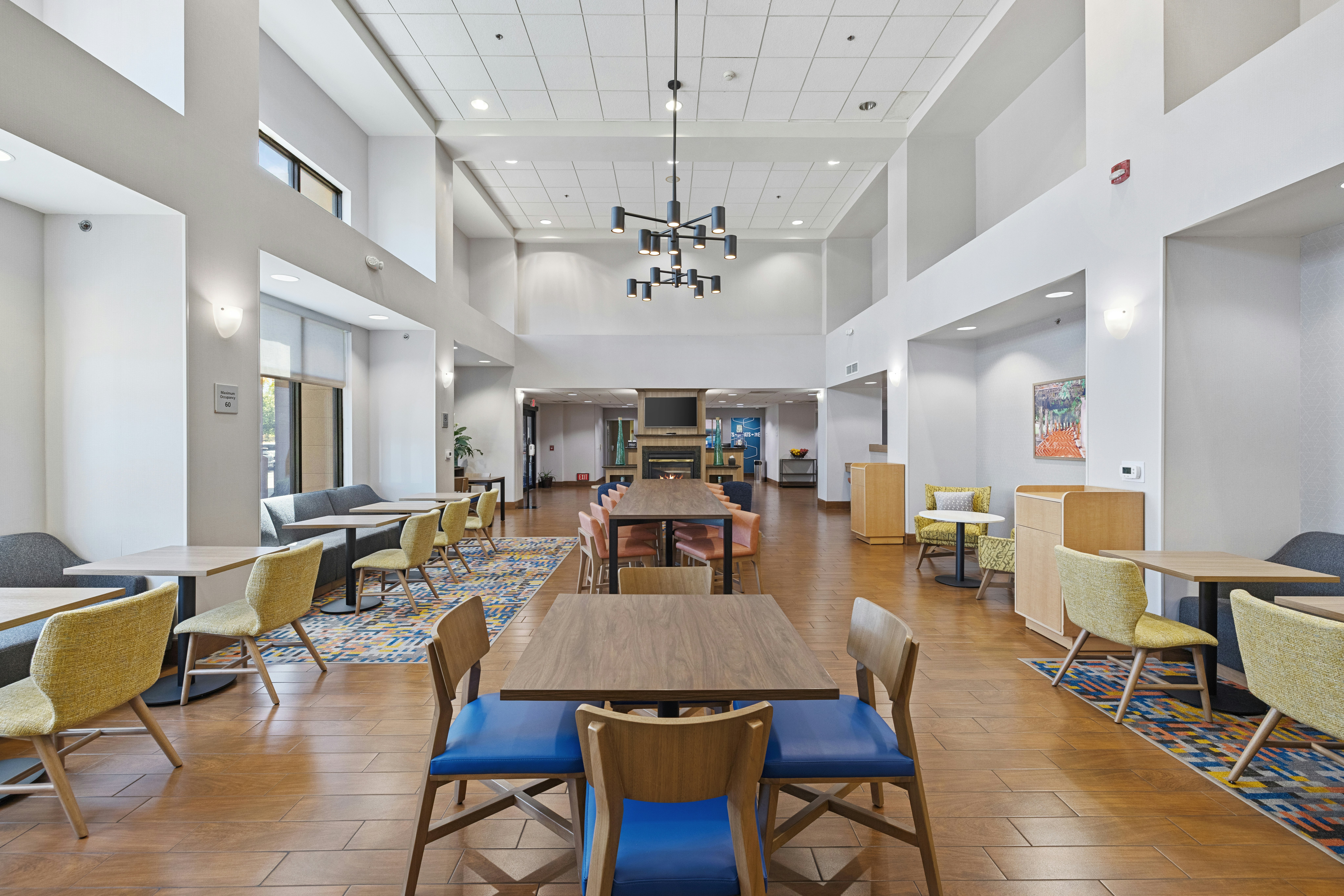 Hampton Inn Suites Madera 42/47
