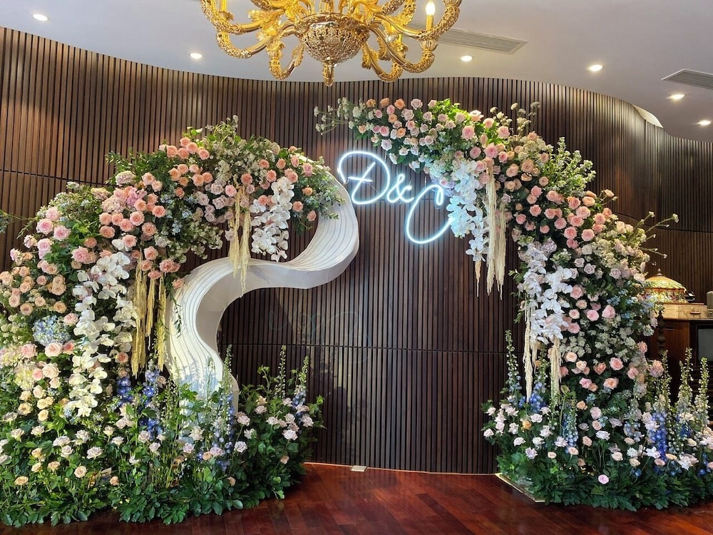 Dong Duong Hotel & Suites 47/50