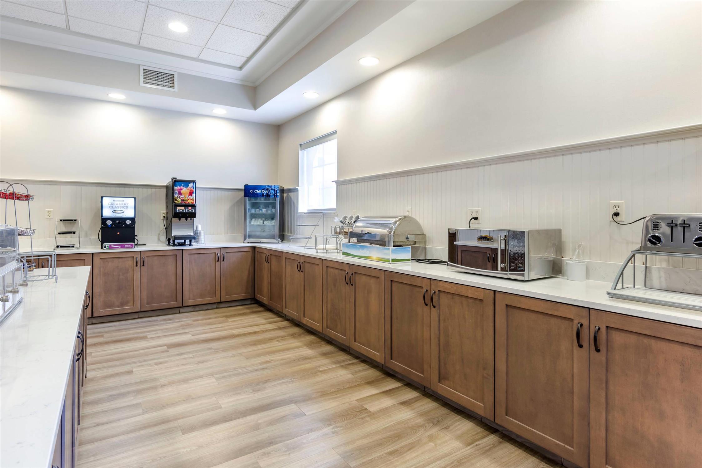 MainStay Suites Ocean City West, MD 9/38