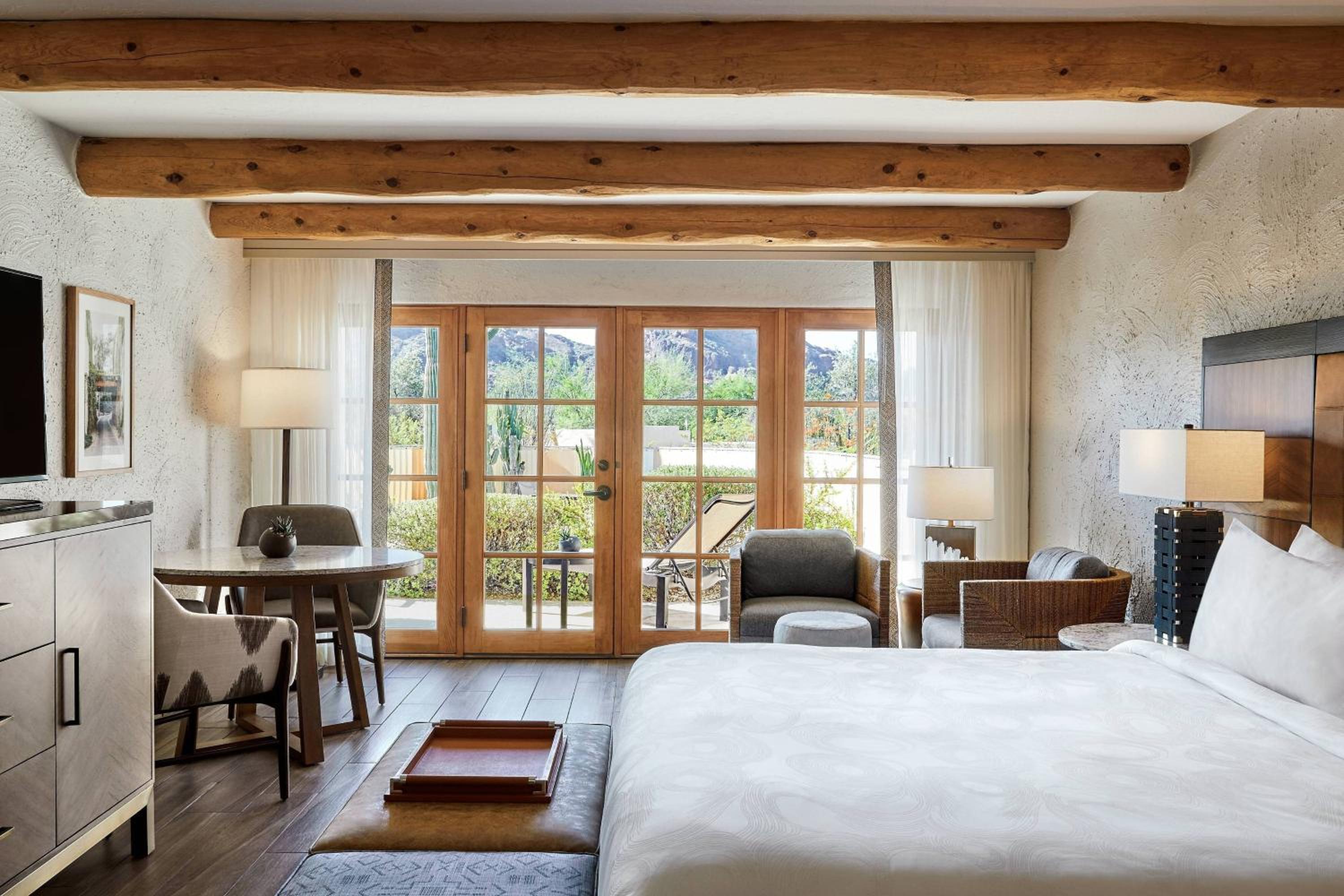2 Bedrooms, Pool, Deluxe, Suite, Double Bed, Mountain View