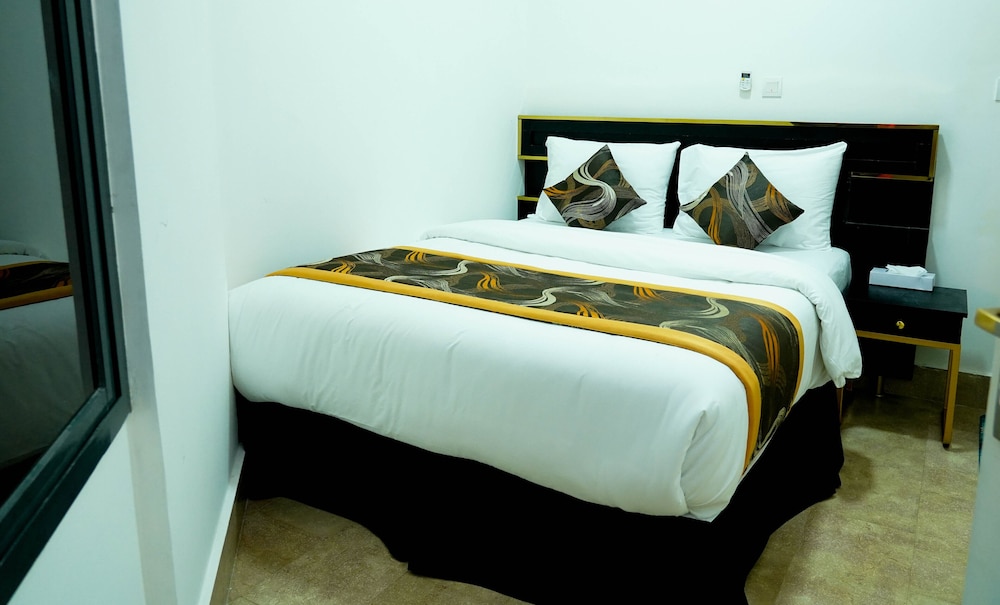 OYO 112 Star Emirates DownTown 8/22