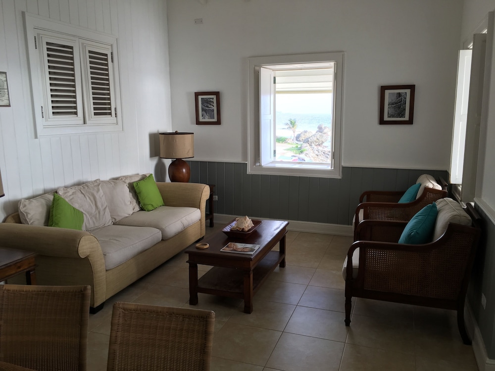 The Atlantis Historic Inn 37/71