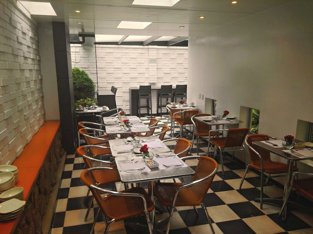 ABITARE 56 HOTEL 31/38