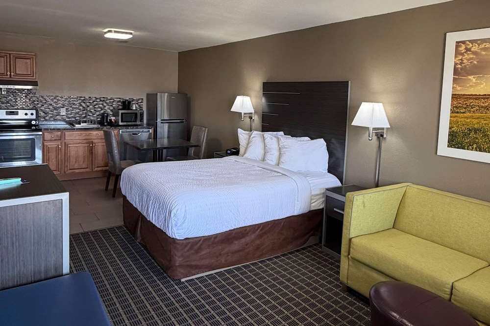 Efficiency, Suite, King and Queen Bed