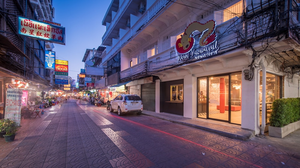 Nornyaowarat Hostel 27/29