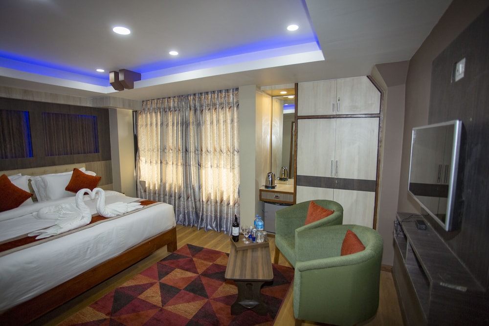 1 BEDROOM, DELUXE, SINGLE, DOUBLE BED