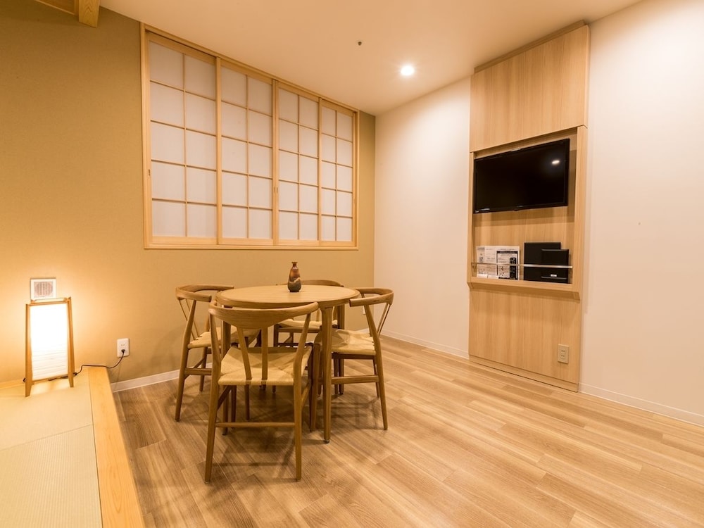 Kansai International Airport Hotel 11 39/54