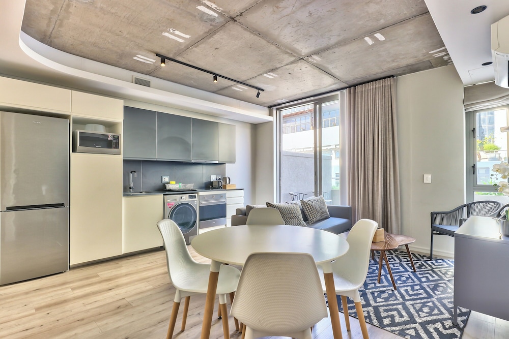 The Quarter Apartments 40/50