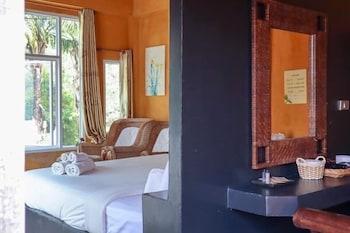 Deluxe, House