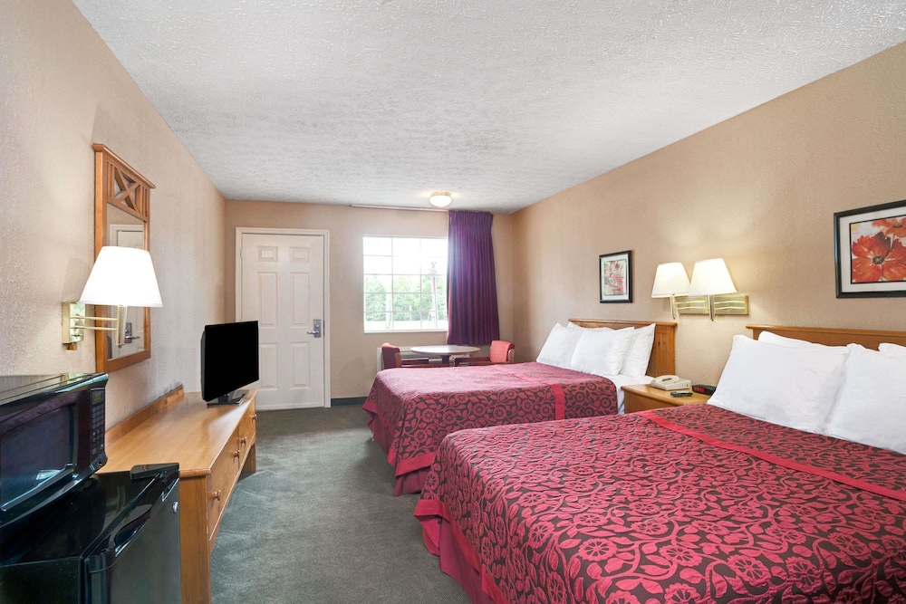 Day Inn Joelton/Nashville 13/26
