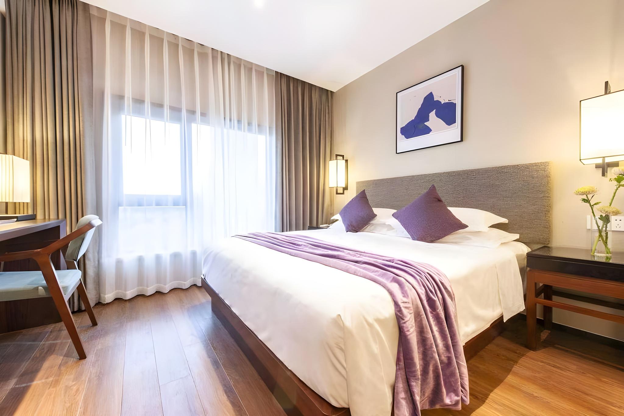 Special, Queen Bed