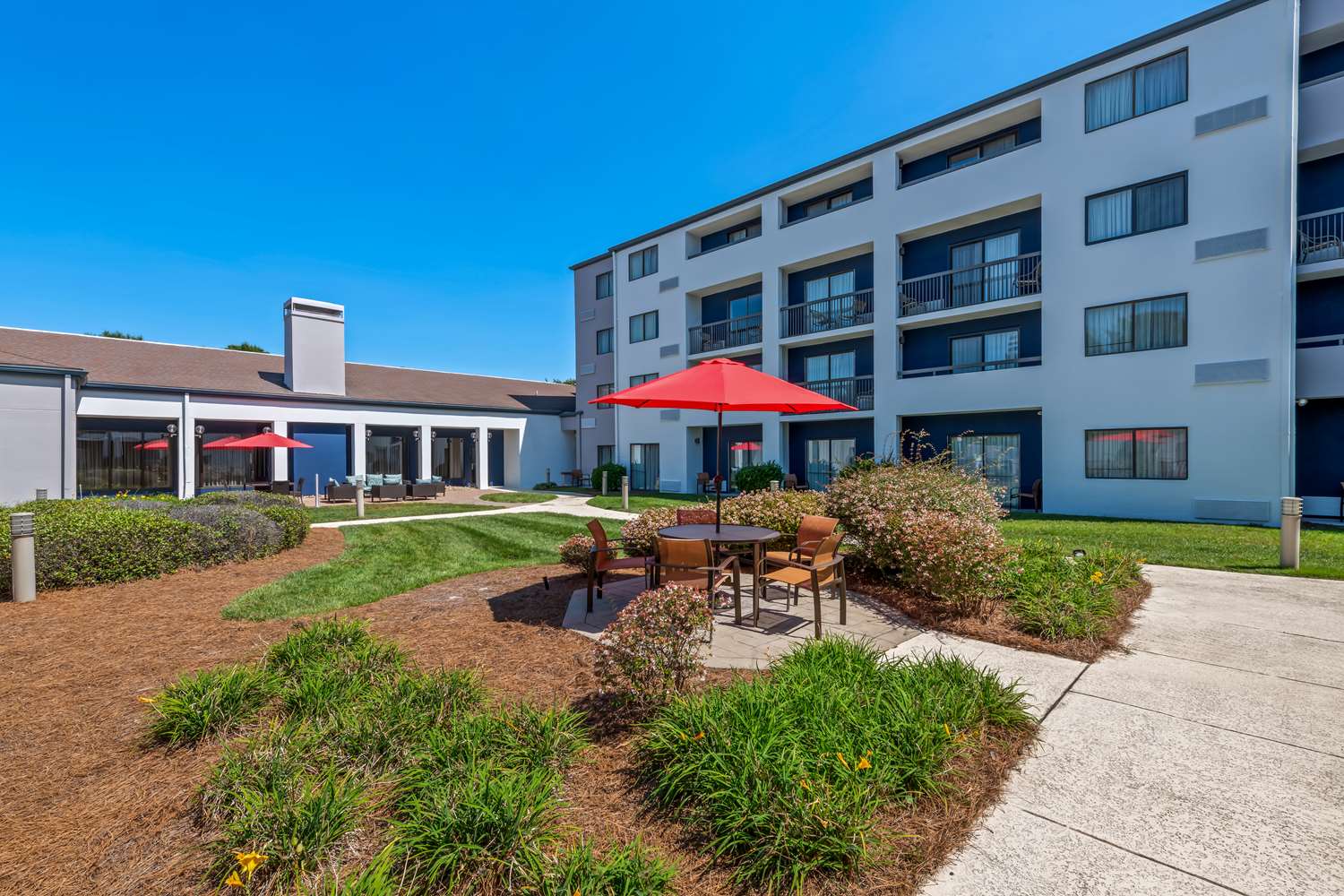 Sonesta Select Charlotte University Research Park 17/17