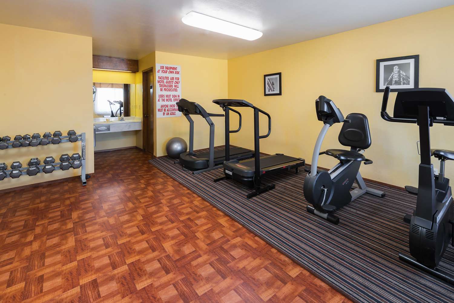 Days Inn by Wyndham Pinole Berkeley 20/27