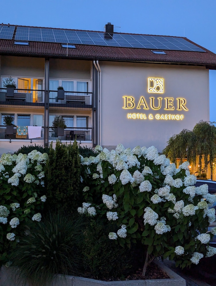 Bauer Hotel Restaurant 2/73