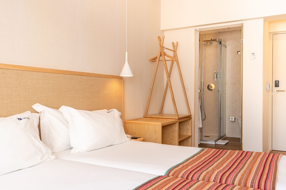 Standard, Twin Beds
