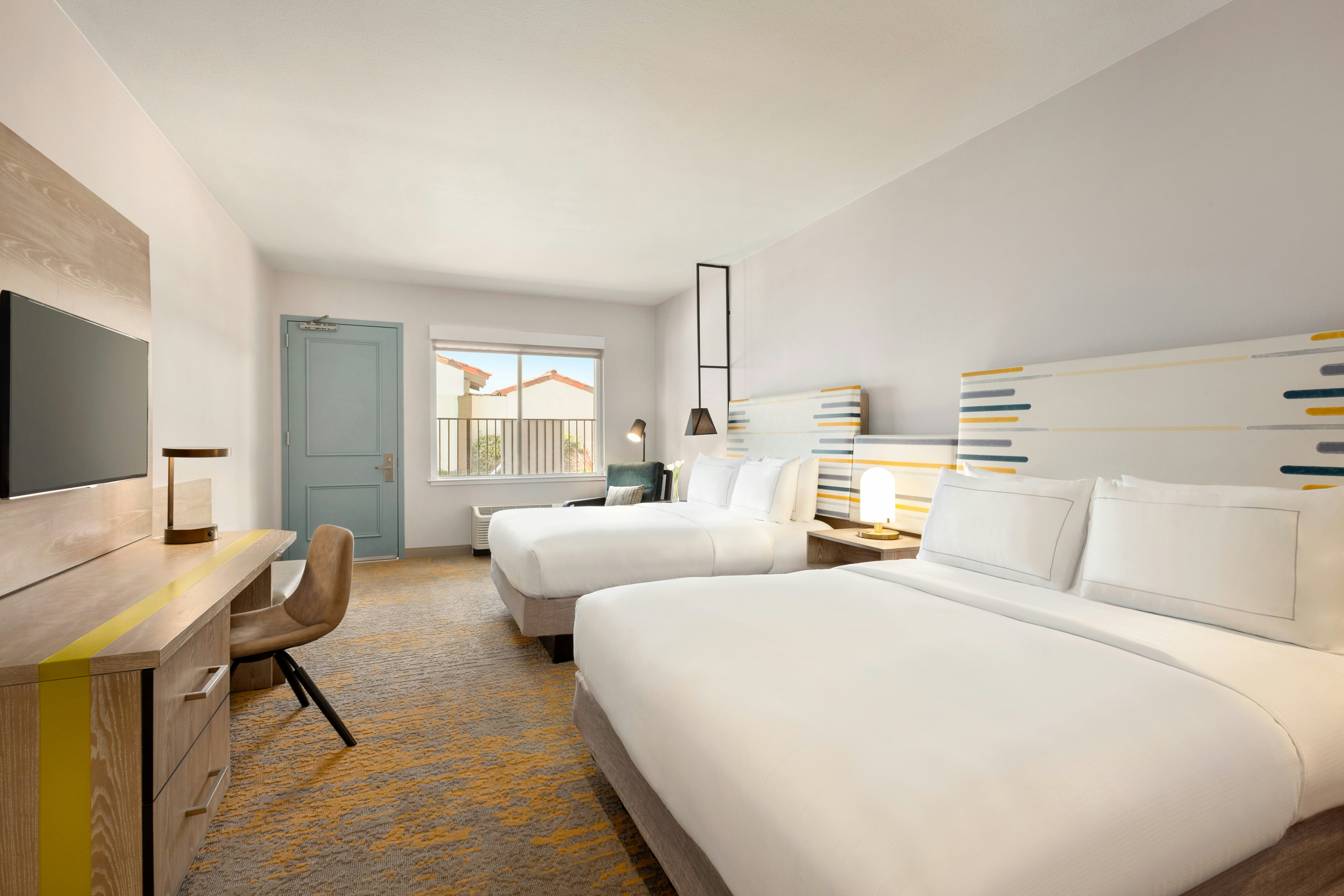 Room, 2 Queen Beds, Pool Side, Kitchen