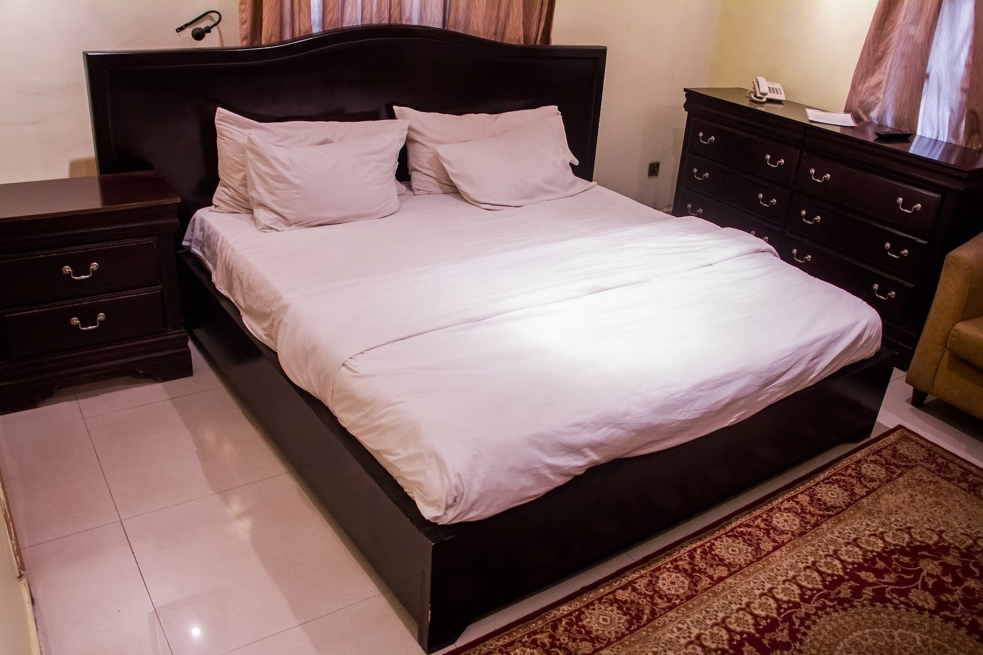 جناح جونيور بسرير كوين وسريرين منفصلين، Tivoli Residence & Bar 6/8