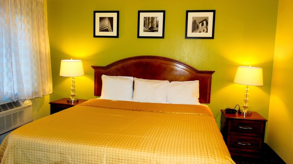 Savannah Garden Hotel 9/41