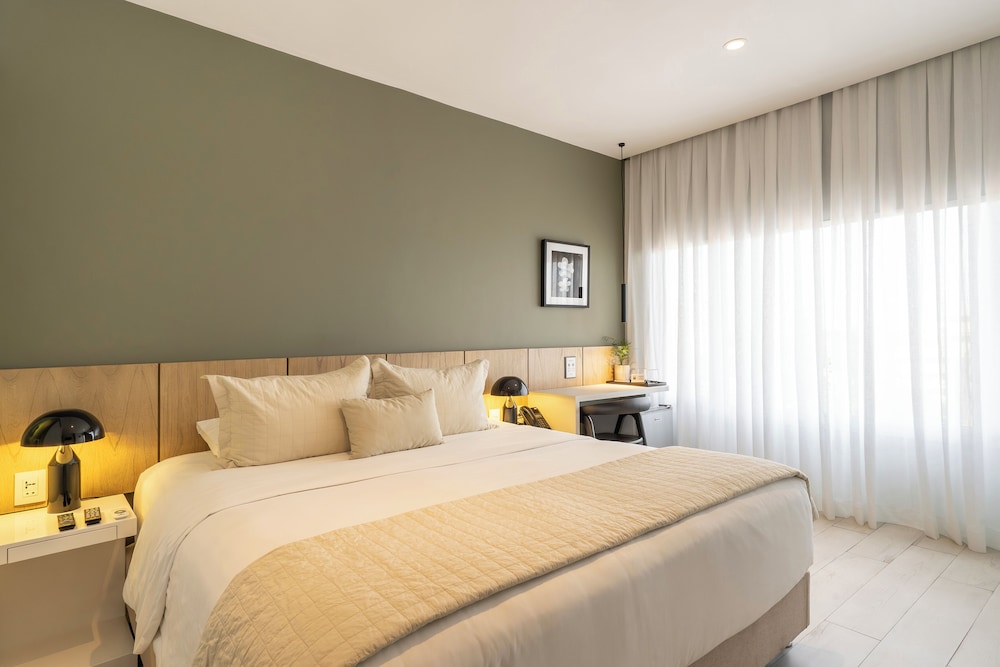 STANDARD, DOUBLE OR TWIN BED