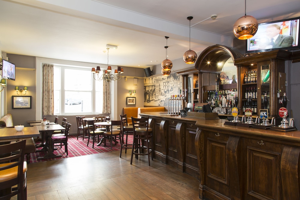 George Hotel 44/47