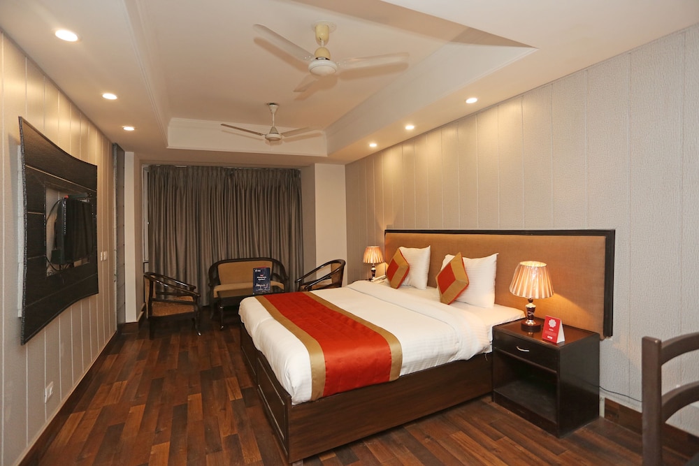 Oyo 11451 Hotel Auston 5/16