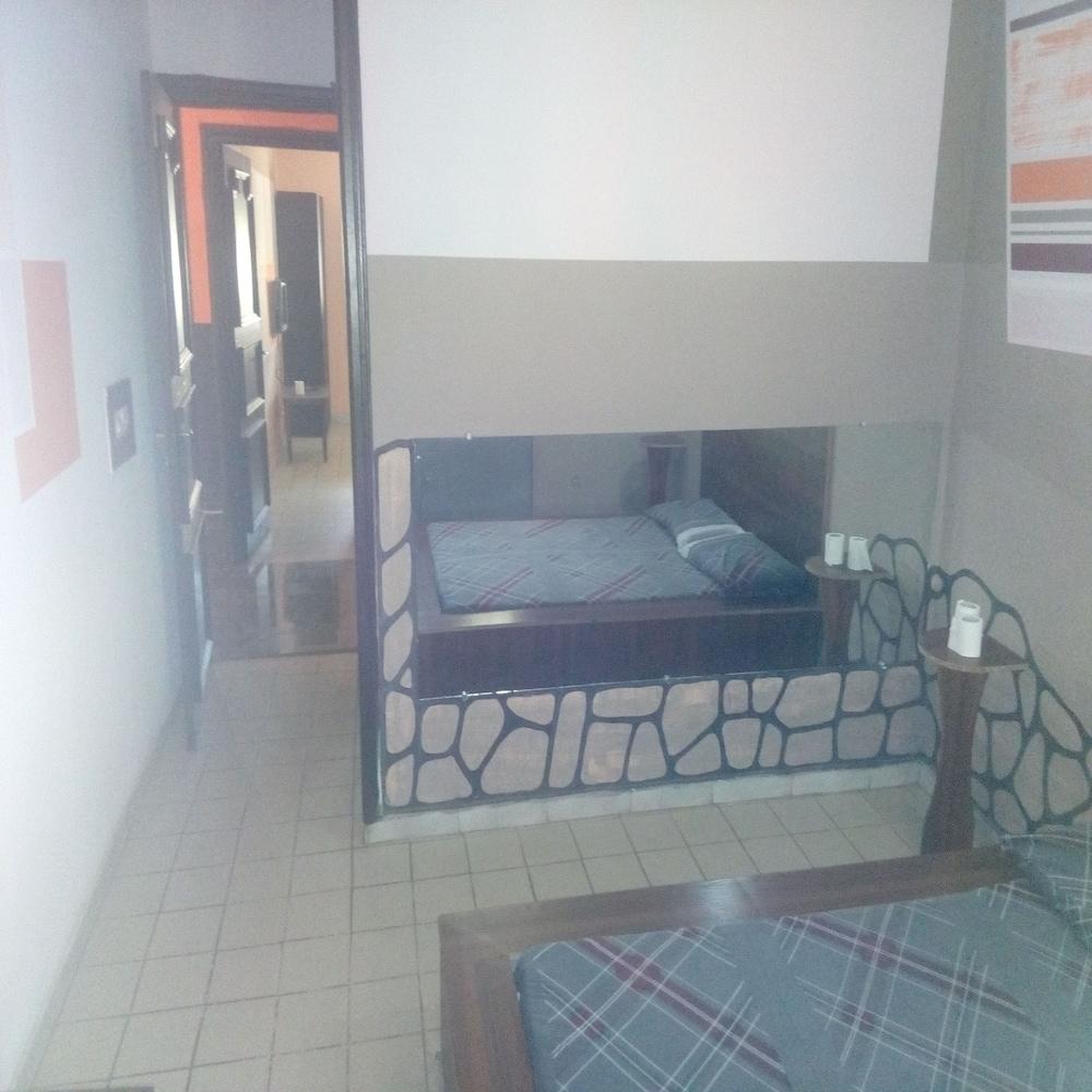 Hotel Bolo 6/13