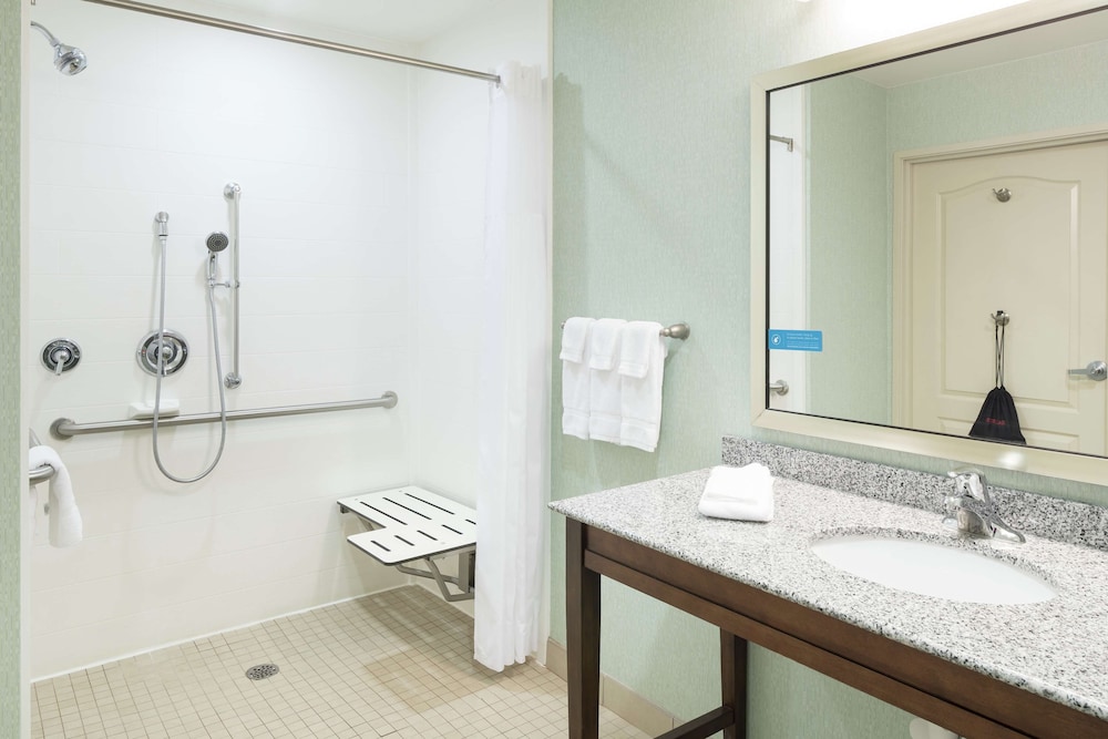 Hampton Inn And Suites Huntsville/Research Park Area 16/65