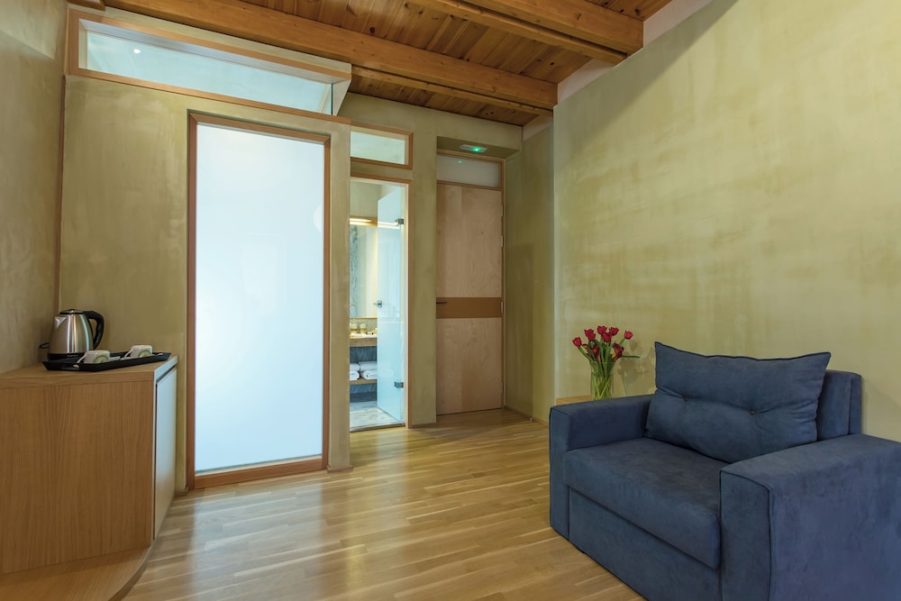 Polixenys Suites 33/46