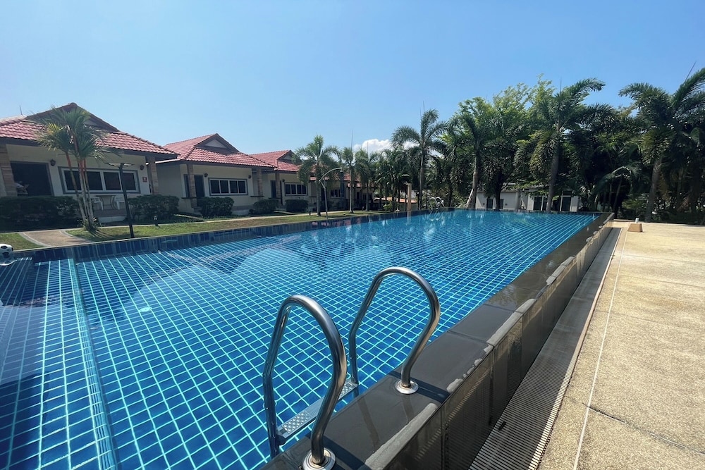 Phuket Airport Villa 60/80