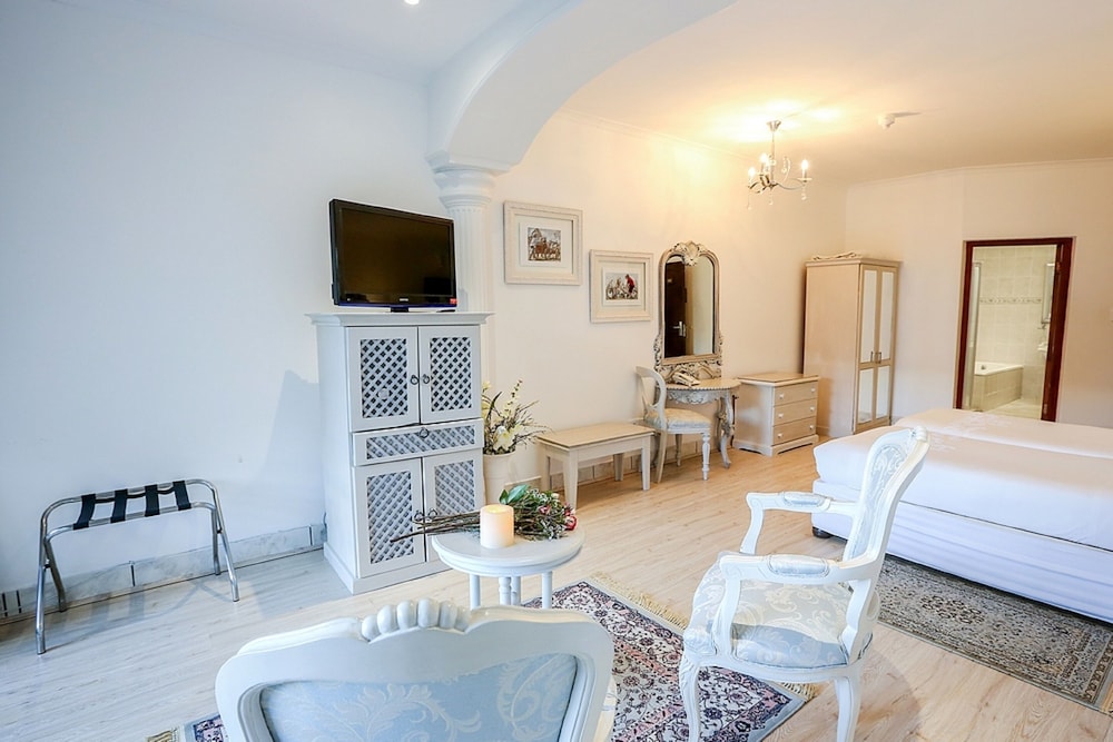 Misty Waves Boutique Hotel 51/79