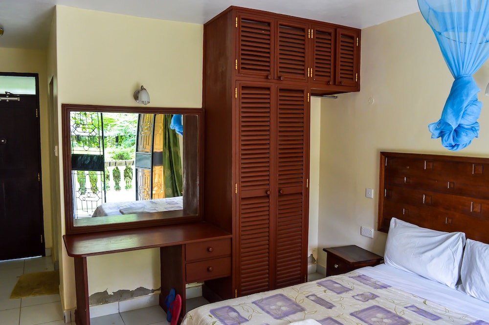 3 BEDROOMS, APARTMENT