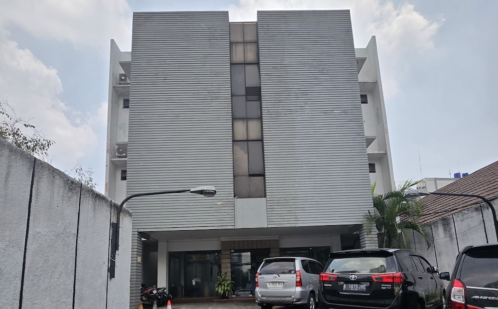 Hotel Caravan 7/49