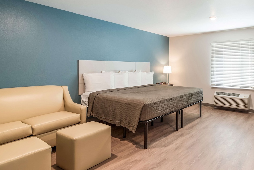 ROOM, KING BED, ACCESSIBLE